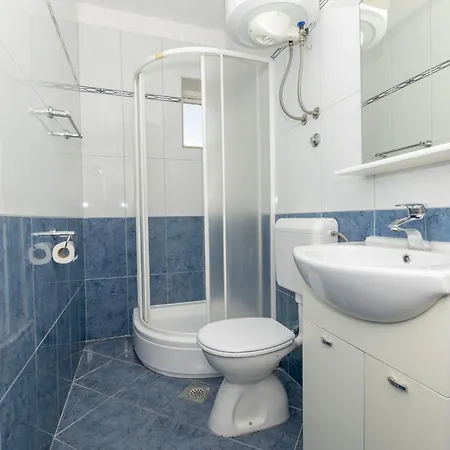 Jozo Apartment *